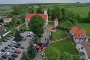 07.05.2025. Brzegi. Mieszkańcy przeciwni budowie fermy drobiu / Fot. Jarosław Kubalski - Radio Kielce