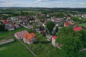 07.05.2025. Brzegi. Mieszkańcy przeciwni budowie fermy drobiu / Fot. Jarosław Kubalski - Radio Kielce