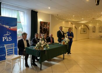 26.05.2025. Stąporków. Spotkanie posłów PiS z mieszkańcami / Fot. Magdalena Galas-Klusek - Radio Kielce
