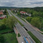 06.05.2025. Kielce. Ulica Krakowska. Miejsce, w którym mają powstać nowe wiaty przystankowe / Fot. Jarosław Kubalski - Radio Kielce