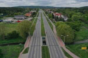 06.05.2025. Kielce. Ulica Krakowska. Miejsce, w którym mają powstać nowe wiaty przystankowe / Fot. Jarosław Kubalski - Radio Kielce