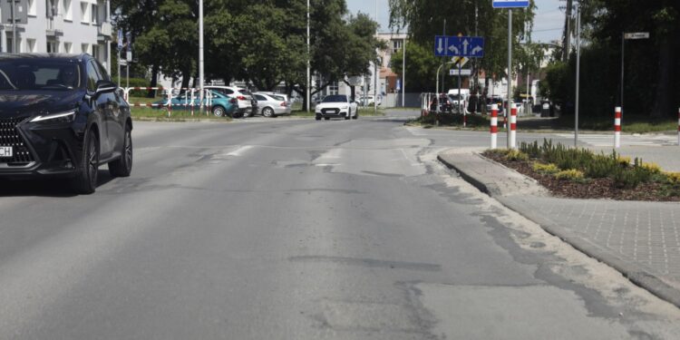 Nocny remont kieleckiej ulicy