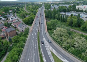 Kielce. Ulica Krakowska, fragment od ul. Kaczmarka do ul. Armii Krajowej. / Fot. Jarosław Kubalski - Radio Kielce