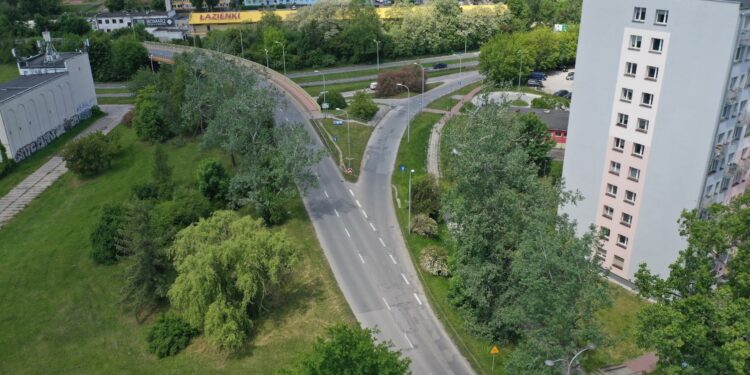 Kielce. Ulica Krakowska, fragment od ul. Kaczmarka do ul. Armii Krajowej. / Fot. Jarosław Kubalski - Radio Kielce