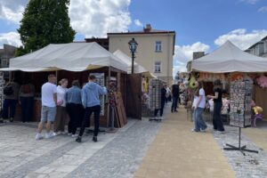 01.05.2025. Sandomierz. Turyści w mieście / Fot. Grażyna Szlęzak - Radio Kielce