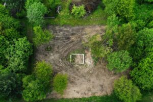 19.05.2025. Kielce. Ulica Wschodnia. Teren Rodzinnego Ogrodu Działkowego im. Stefana Żeromskiego. Miejsce, gdzie powstaje ogród sensoryczny / Fot. Jarosław Kubalski - Radio Kielce