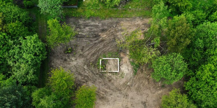 19.05.2025. Kielce. Ulica Wschodnia. Teren Rodzinnego Ogrodu Działkowego im. Stefana Żeromskiego. Miejsce, gdzie powstaje ogród sensoryczny / Fot. Jarosław Kubalski - Radio Kielce