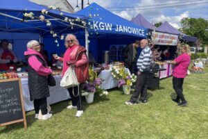 11.05.2025. Samborzec. XXXV Wojewódzkie Święto Kwitnącej Jabłoni / Fot. Grażyna Szlęzak - Radio Kielce