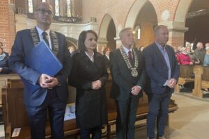 17.05.2025. Sandomierz. Odsłonięcie ławeczki ku pamięci śp. ojca Tytusa Piłata / Fot. Grażyna Szlęzak - Radio Kielce