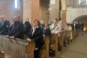 17.05.2025. Sandomierz. Odsłonięcie ławeczki ku pamięci śp. ojca Tytusa Piłata / Fot. Grażyna Szlęzak - Radio Kielce