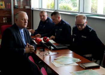 7.05.2025. Kielce. Konferencja prasowa dotycząca Rodzinnej Majówki Rowerowej z biskupem Marianem Florczykiem / Fot. Adrian Dróżdż - Radio Kielce