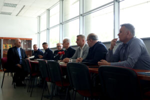 7.05.2025. Kielce. Konferencja prasowa dotycząca Rodzinnej Majówki Rowerowej z biskupem Marianem Florczykiem / Fot. Adrian Dróżdż - Radio Kielce