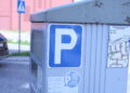 Czy zarządca parkingu znajdującego się na gruncie miejskim może nakładać karę za parkowanie w dowolnej kwocie? W jaki sposób regulowane są takie sytuacje?