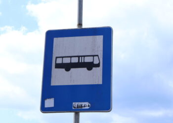 Powiat opatowski rekordzistą w walce z wykluczeniem komunikacyjnym - Radio Kielce Przystanek autobusowy / Fot. Adrian Dróżdż - Radio Kielce