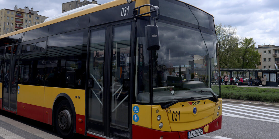 W poniedziałek komunikacją miejską można jeździć bez biletu