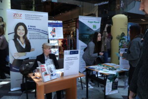 20.05.2025. Kielce. Galeria Korona . Targi pracy / Fot. Adrian Dróżdz - Radio Kielce