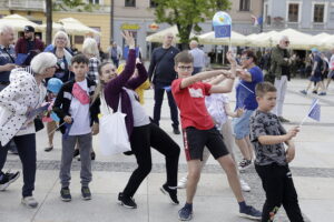 Piknik Europejski na Rynku – rozmowy o przyszłości i wspólnocie - Radio Kielce