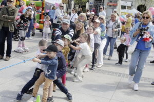 Piknik Europejski na Rynku – rozmowy o przyszłości i wspólnocie - Radio Kielce