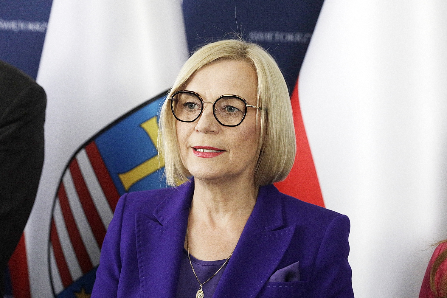 Zamieszanie wokół teatru. Zarząd województwa tłumaczy swoją decyzję, a minister prosi o kontrolę - Radio Kielce 05.05.2025. Kielce. Urząd Marszałkowski Województwa Świętokrzyskiego. Briefing prasowy dot. sprawy konkursu na dyrektora Teatru im. Stefana Żeromskiego w Kielcach. Na zdjęciu: Renata Janik, marszałek województwa świętokrzyskiego / Fot. Jarosław Kubalski - Radio Kielce