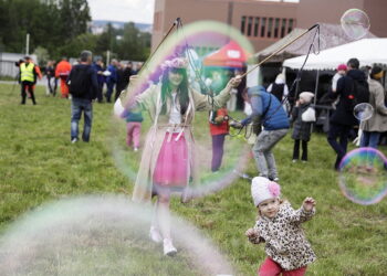 11.05.2025 Kielce. Dni Funduszy Europejskich. Piknik przed GUM / Fot. Jarosław Kubalski - Radio Kielce