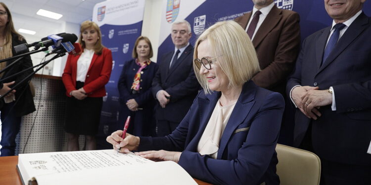 Każdy może się wpisać do Księgi Tysiąclecia