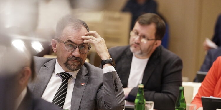 Sprawa dyrektora teatru na sesji. Nieoczekiwana zmiana