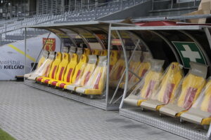 Stadion w nowej odsłonie. Trwa wymiana foteli - Radio Kielce