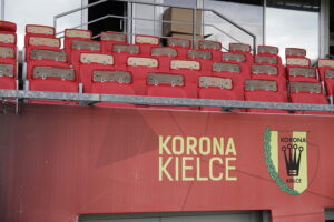 Stadion w nowej odsłonie. Trwa wymiana foteli - Radio Kielce