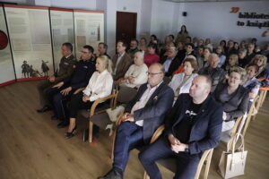 15.05.2025. Kielce. Wojewódzka Biblioteka Publiczna im. Witolda Gombrowicza w Kielcach. Prezentacja wiernej kopii Konstytucji 3 Maja / Fot. Jarosław Kubalski - Radio Kielce