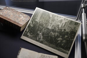 15.05.2025. Kielce. Wojewódzka Biblioteka Publiczna im. Witolda Gombrowicza w Kielcach. Prezentacja wiernej kopii Konstytucji 3 Maja / Fot. Jarosław Kubalski - Radio Kielce