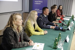 Kielecki teatr opowie o ojcach. Pomogą osadzeni w areszcie - Radio Kielce