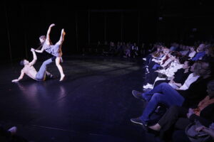 23.05.2025. Kielce. Kielecki Teatr Tańca - Mała Scena. Premiera spektaklu „Klub kobiet…” i miniatury „Dotyk” / Fot. Jarosław Kubalski – Radio Kielce