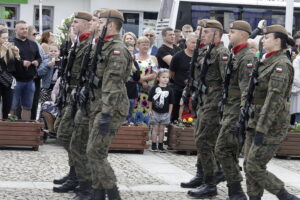 70 żołnierzy złożyło w Daleszycach przysięgę wojskową - Radio Kielce