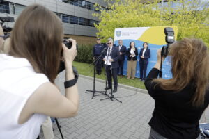 28.05.2025. Kielce. Konferencja prasowa w sprawie pilotażowego programu Ministerstwa Sprawiedliwości dotyczącego edukacji prawnej seniorów / Fot. Jarosław Kubalski - Radio Kielce