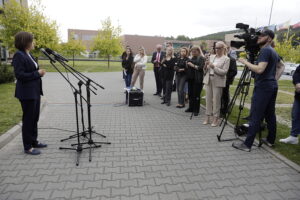 28.05.2025. Kielce. Konferencja prasowa w sprawie pilotażowego programu Ministerstwa Sprawiedliwości dotyczącego edukacji prawnej seniorów / Fot. Jarosław Kubalski - Radio Kielce