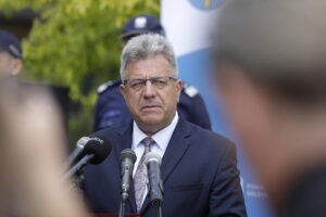 28.05.2025. Kielce. Konferencja prasowa w sprawie pilotażowego programu Ministerstwa Sprawiedliwości dotyczącego edukacji prawnej seniorów. Na zdjęciu: Józef Bryk - wojewoda świętokrzyski / Fot. Jarosław Kubalski - Radio Kielce
