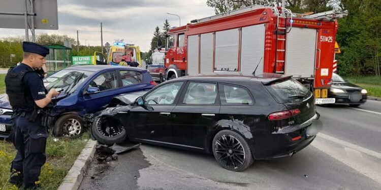 Na miejsce dolecieli też śmigłowcem ratownicy