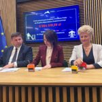 14.05.2025. Kielce. Podpisanie umów na dofinansownie placów zabaw / Fot. Izabela Mortas-Rubak - Radio Kielce