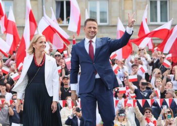 25.05.2025. Warszawa. Kandydat na prezydenta RP Rafał Trzaskowski z żoną Małgorzatą / Fot. PAP - Leszek Szymański