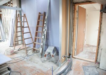 Remont i odłożenie pieniędzy na wakacje największym wyzwaniem dla 1/3 Polaków