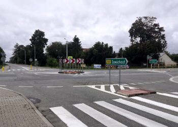 Zawada koło Ożarowa. Skrzyżowanie drogi krajowej nr 74 z trasą wojewódzką nr 755 / źródło: GDDKiA Kielce