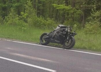 Stracił panowanie i wjechał do rowu. Kierowca zmarł