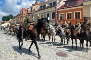 14.06.2025. Sandomierz. Uroczystość patriotyczna ku czci 14. Pułku Ułanów Jazłowieckich / Fot. Grażyna Szlęzak - Radio Kielce