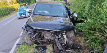 Czołowe zderzenie w Jacimowicach. Kierowcy trafili do szpitala