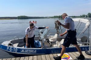 16.06.2025. Policja nad zalewem w Sielpi / Fot. Magdalena Galas-Klusek - Radio Kielce