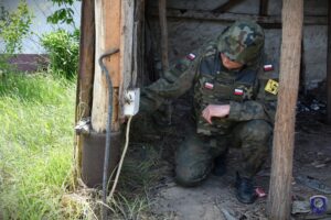 04.06.2025. Ludwinów. Zabezpieczenie i usunięcie pocisków / źródło: cpdmz.wp.mil.pl