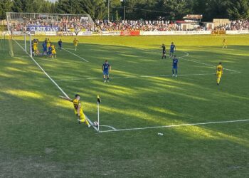 Naprzód przegrywa w sparingu, na boisku aż dwunastu testowanych zawodników