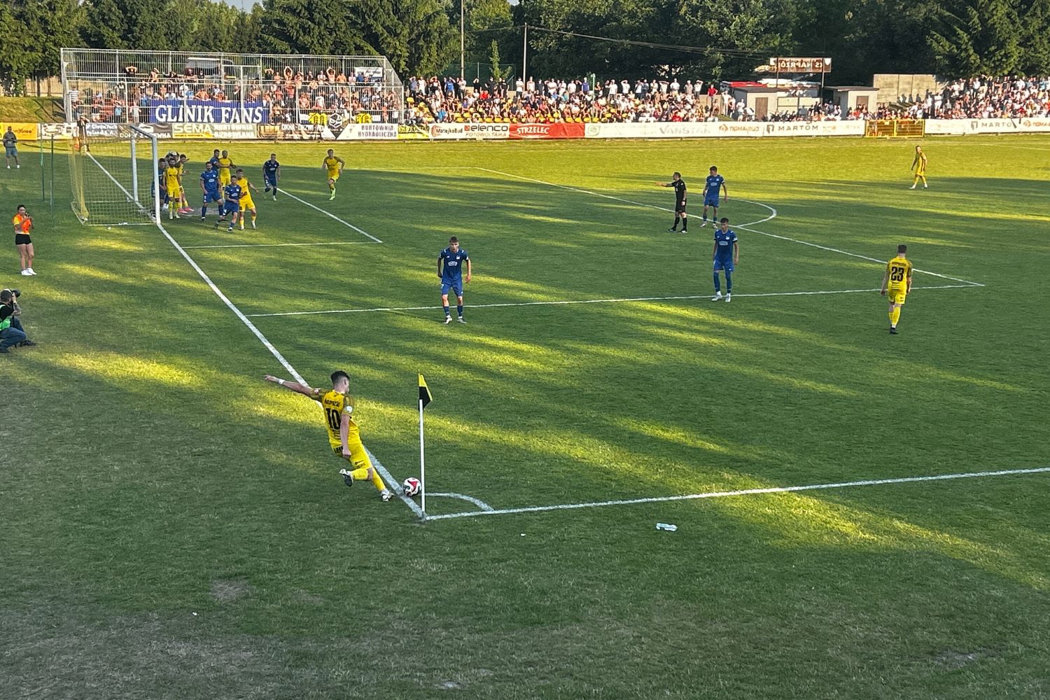 Naprzód Jędrzejów melduje się w III lidze po thrillerze z Glinikiem - Radio Kielce 23.06.2025. Mecz Naprzód Jędrzejów - Glinik Gorlice / Fot. Adrian Karwat - Radio Kielce