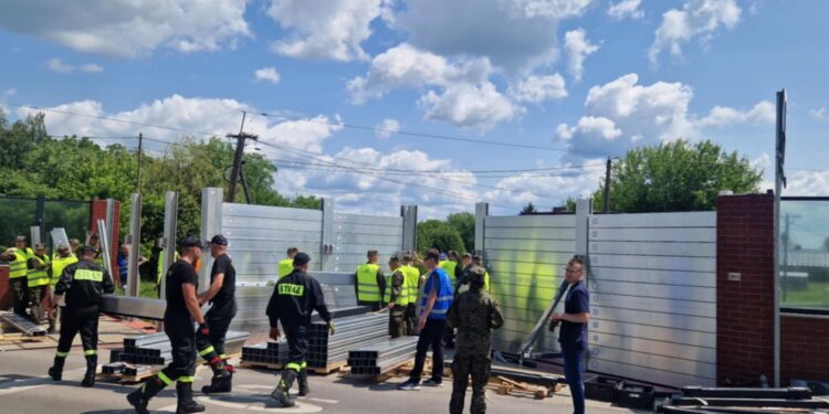 14.06.2025. Sandomierz. Ćwiczenia przeciwpowodziowe / Fot. Marcin Piwnik