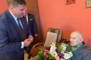 10.06.2025. Opatów. Setne urodziny Władysława Sidora / Fot. Grażyna Szlęzak - Radio Kielce